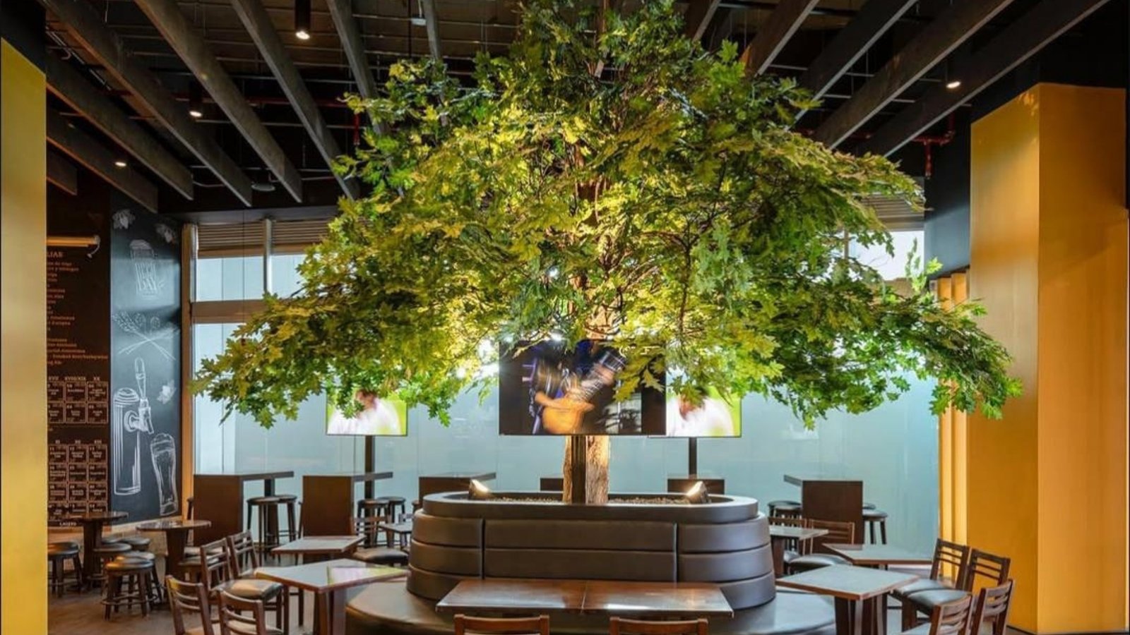 Instalación eléctrica e iluminación ambiental en Pub Beer Mall Plaza, Bogotá